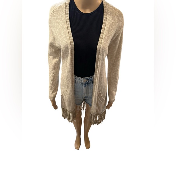 Beautiful fringe cardigan 😻🍁 - Picture 6 of 7